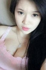 Kemaluannya Memaksa Masuk Menembusi Lubang Anus Titi