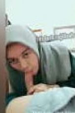 Nonton Bokep Indonesia Ukhti Jilbab Manis Blowjob